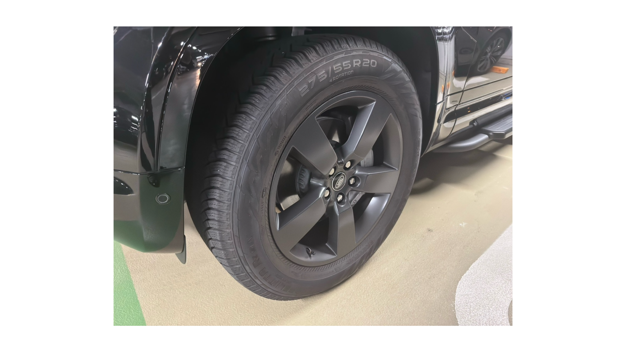 ディフェンダー110 純正20インチ+ノキアン ハッカペリッタ10