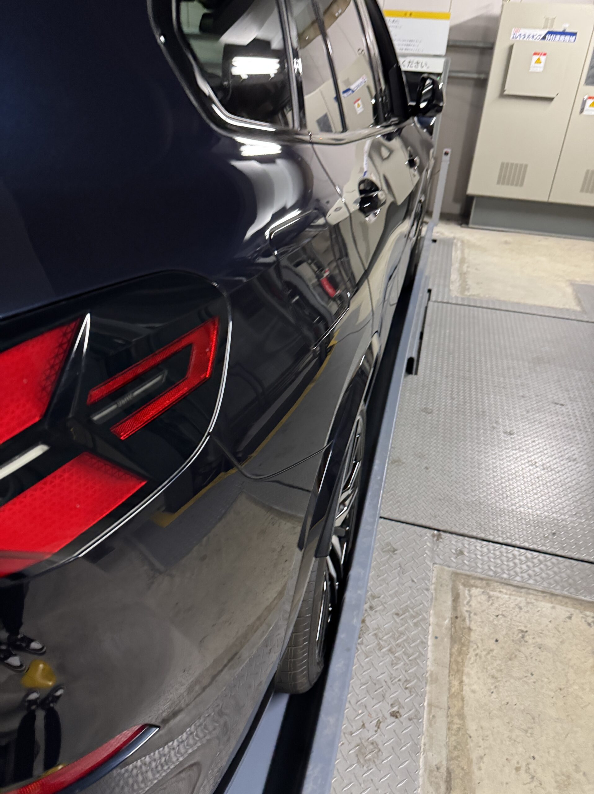 BMW X5 機械式駐車場でのクリアランス